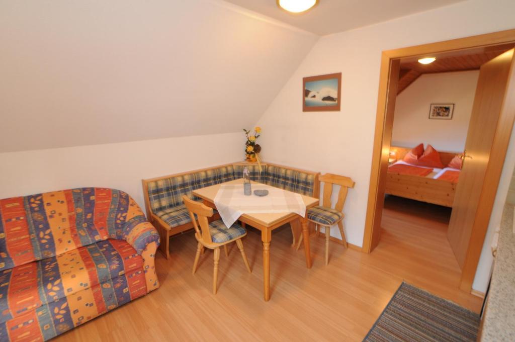 Haus Lukasser Grobming Room photo